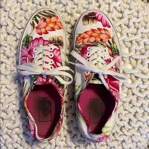 Women’s hibiscus floral Vans!